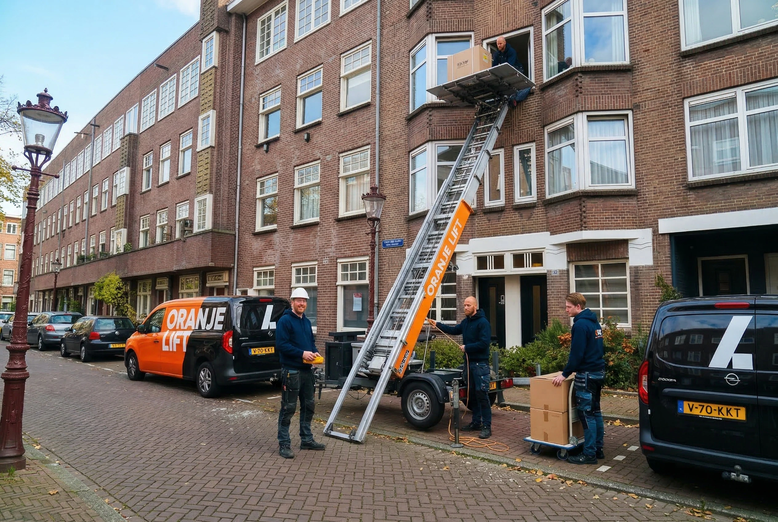 Aanhangerlift in smalle straat Heerhugowaard